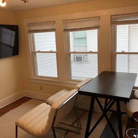 The Yellow Door 3-Bedroom Downtown Near Vt&Ru Radford Bagian luar foto