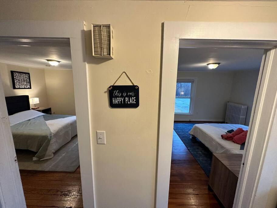 The Yellow Door 3-Bedroom Downtown Near Vt&Ru Radford Bagian luar foto