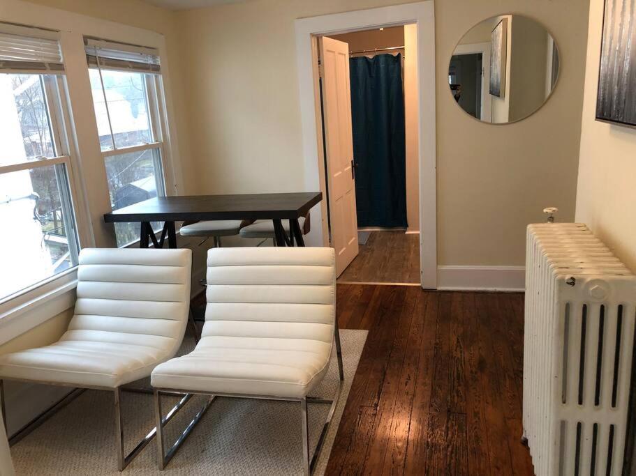 The Yellow Door 3-Bedroom Downtown Near Vt&Ru Radford Bagian luar foto