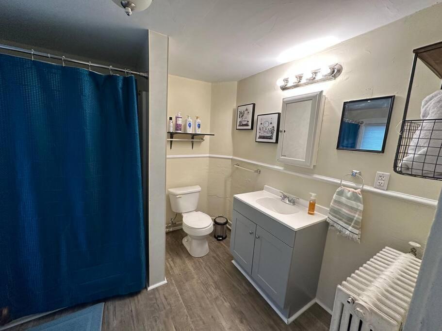 The Yellow Door 3-Bedroom Downtown Near Vt&Ru Radford Bagian luar foto